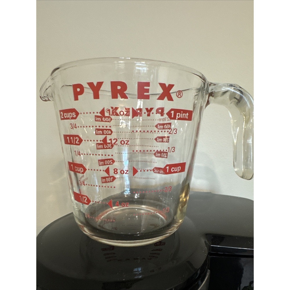 PYREX Red Lettering 2 Cup 1/2 Litre Glass Measuring Cup